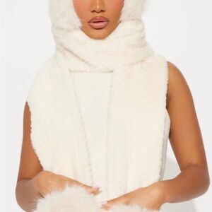 Cozy White Faux Fur Scarf with Hood